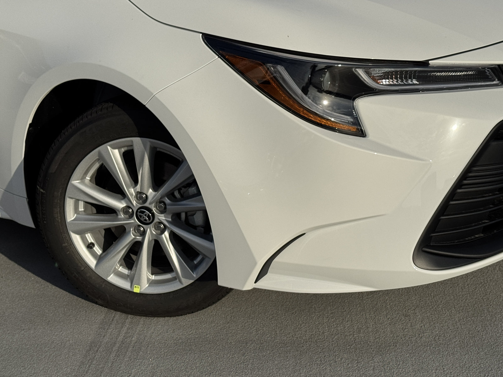 New 2027 Toyota Corolla LE w/ LE Premium Package FWD image 10