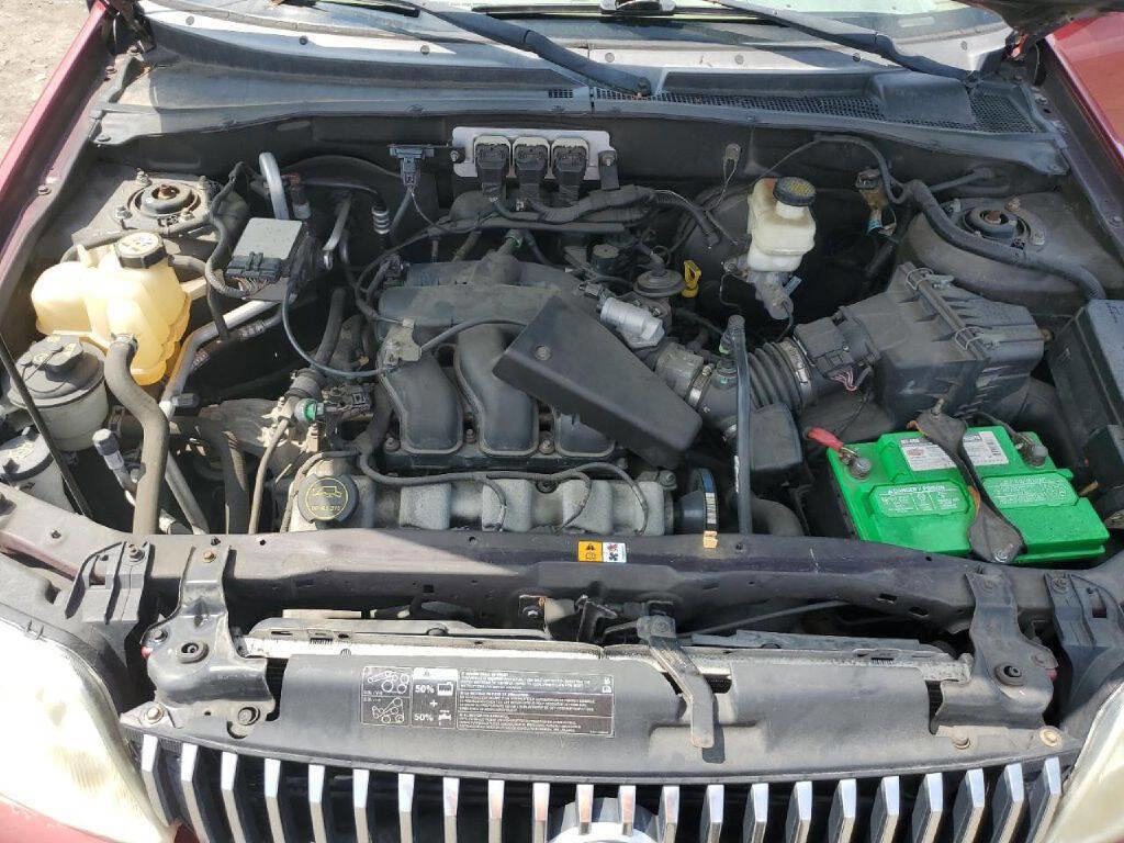 Used 2005 Mercury Mariner 4WD V6 image 12