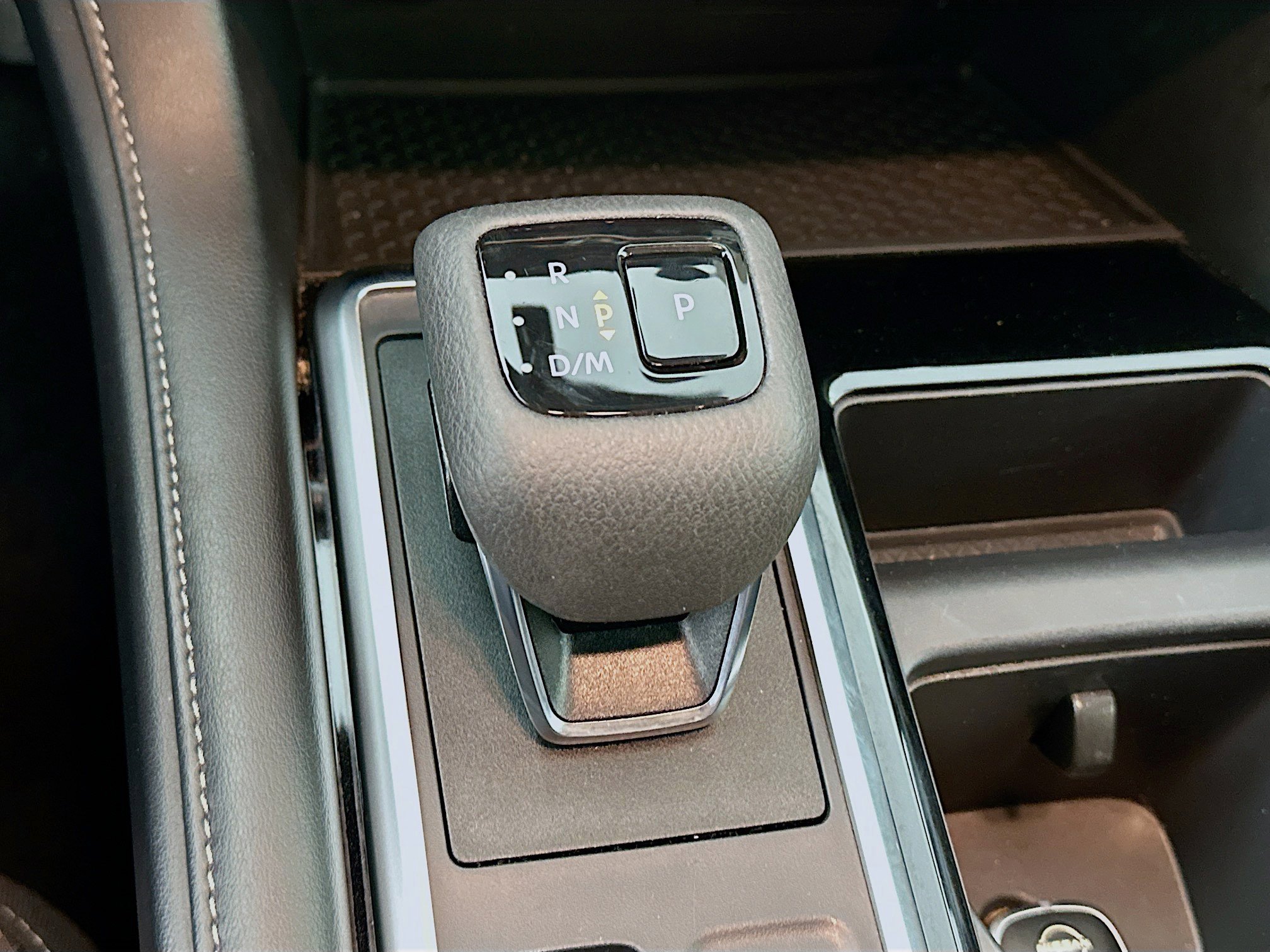 Used 2024 Nissan Pathfinder SV image 24