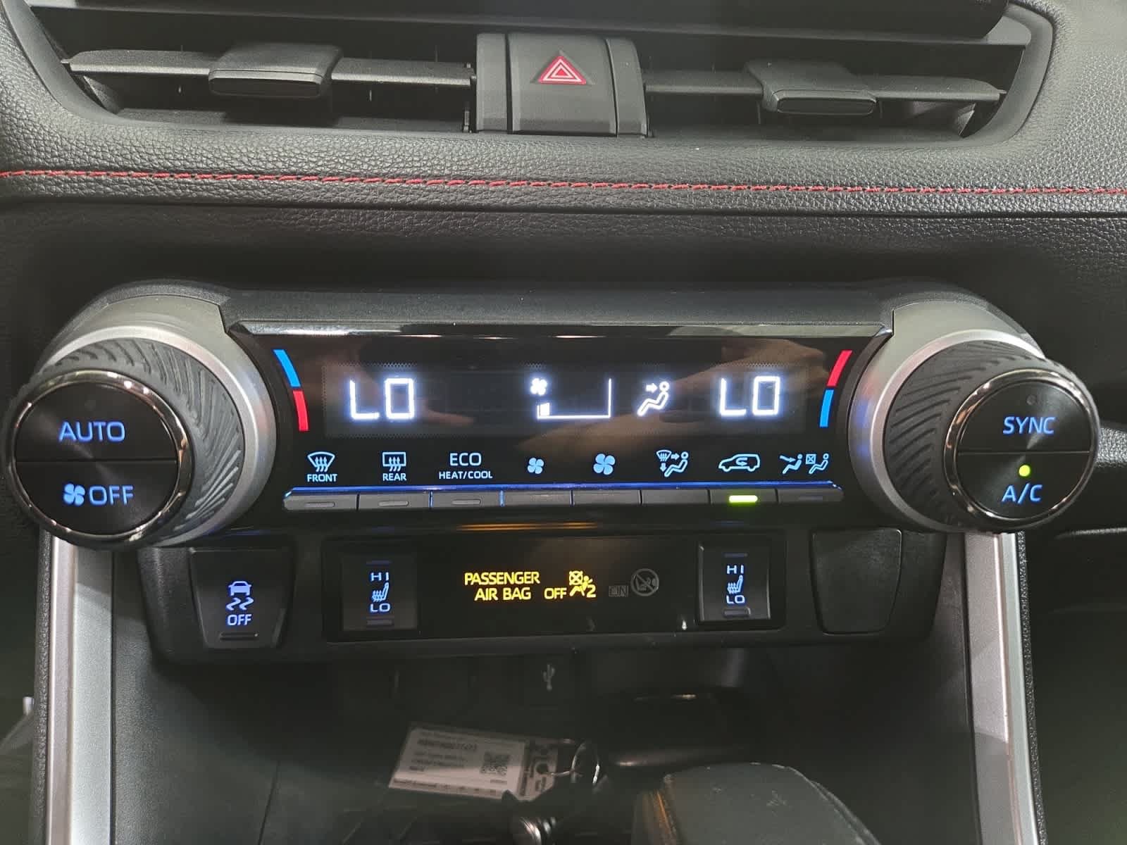Used 2022 Toyota RAV4 SE w/ Carpet Mat Package (TMS) AWD/4WD image 26