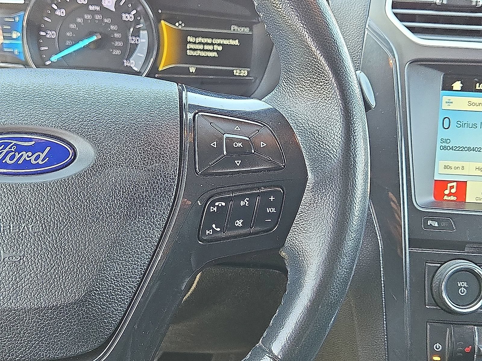 Used 2018 Ford Explorer XLT w/ Equipment Group 202A AWD/4WD image 22