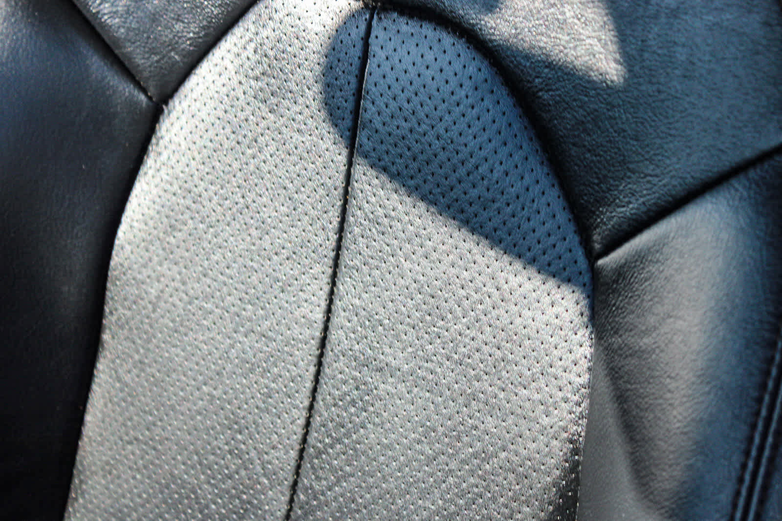 Used 2018 Chrysler Pacifica Touring-L image 20