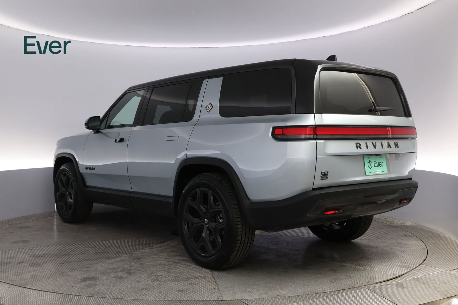 Used 2026 Rivian R1S Adventure AWD/4WD image 14
