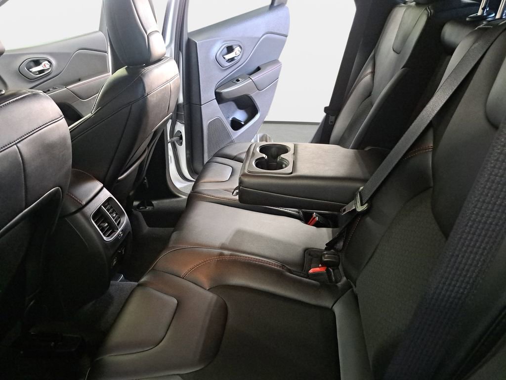 Certified 2022 Jeep Cherokee Trailhawk w/ Comfort/Convenience Group AWD/4WD image 16