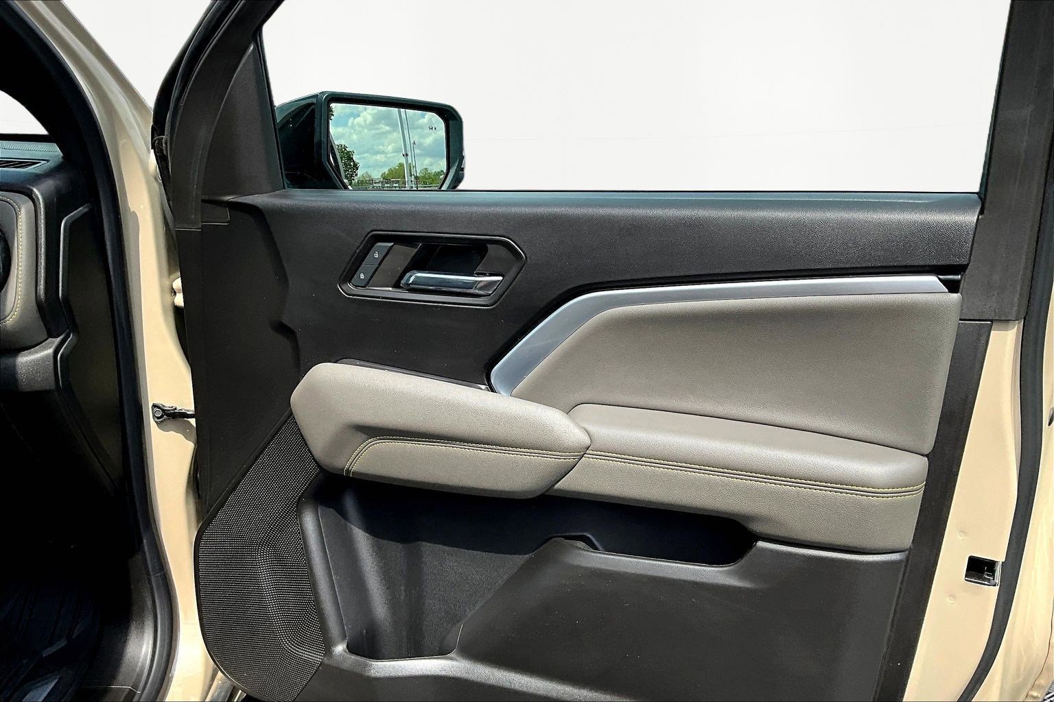 Used 2024 Chevrolet Colorado ZR2 w/ Technology Package image 29