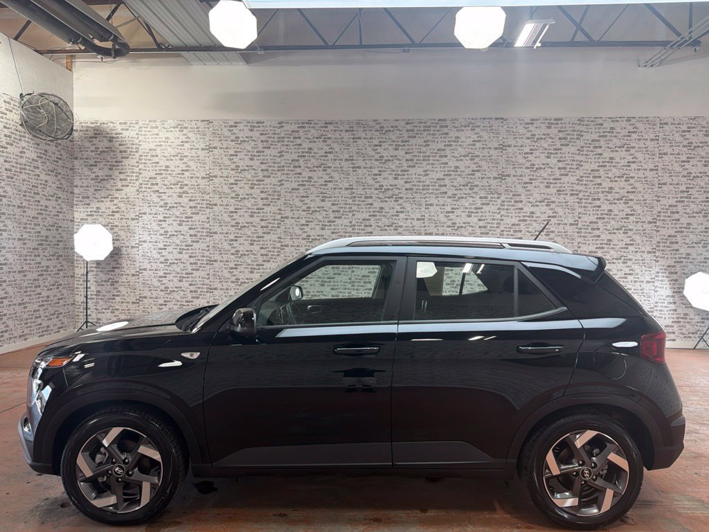 Certified 2026 Hyundai Venue SEL FWD image 4
