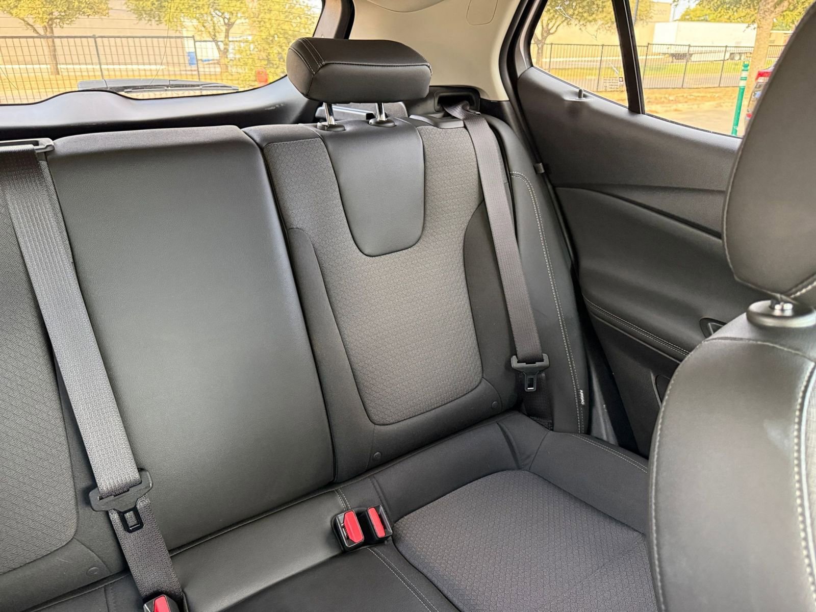 Used 2025 Buick Encore GX Preferred image 37