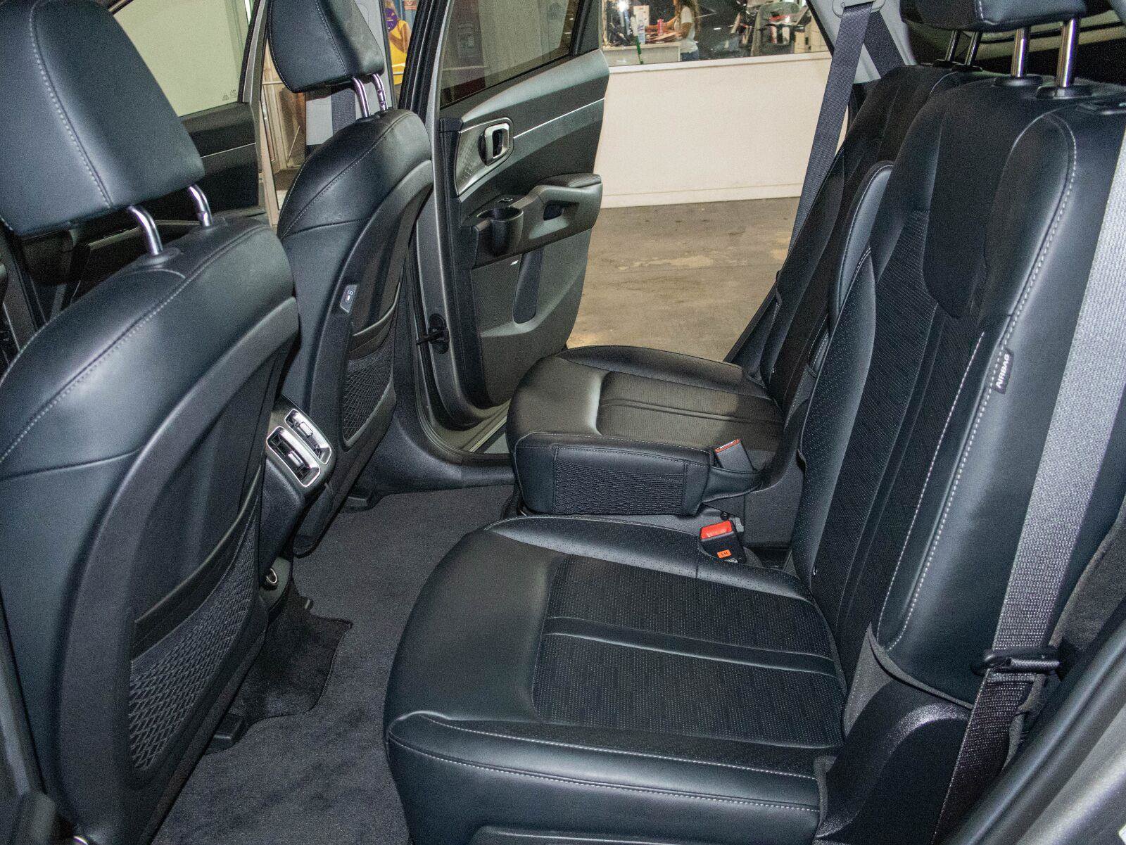Used 2026 Kia Sorento EX w/ EX Premium Package FWD image 15