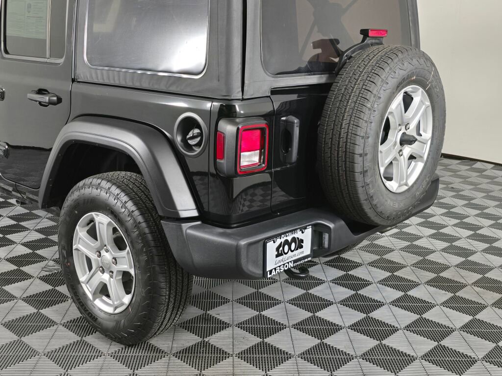 Used 2022 Jeep Wrangler Unlimited Sport image 13