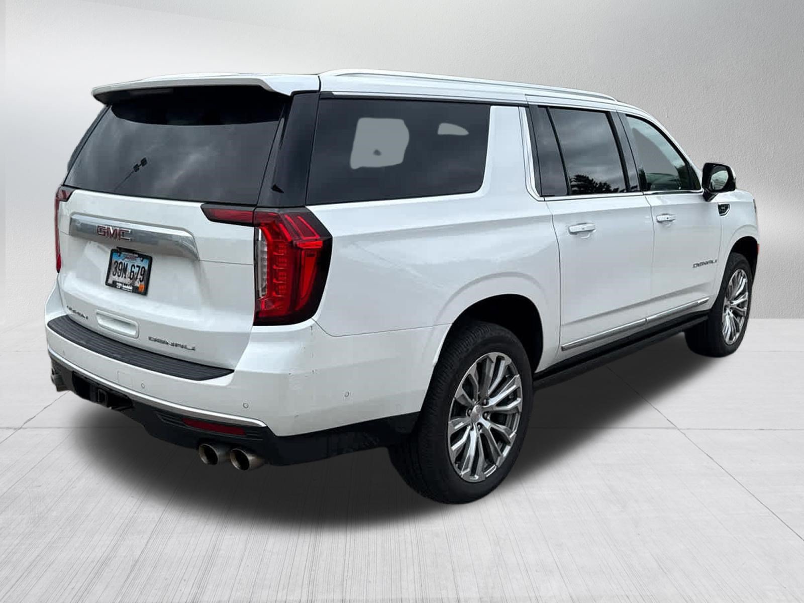 Used 2023 GMC Yukon XL Denali w/ Denali Reserve Package AWD/4WD image 10