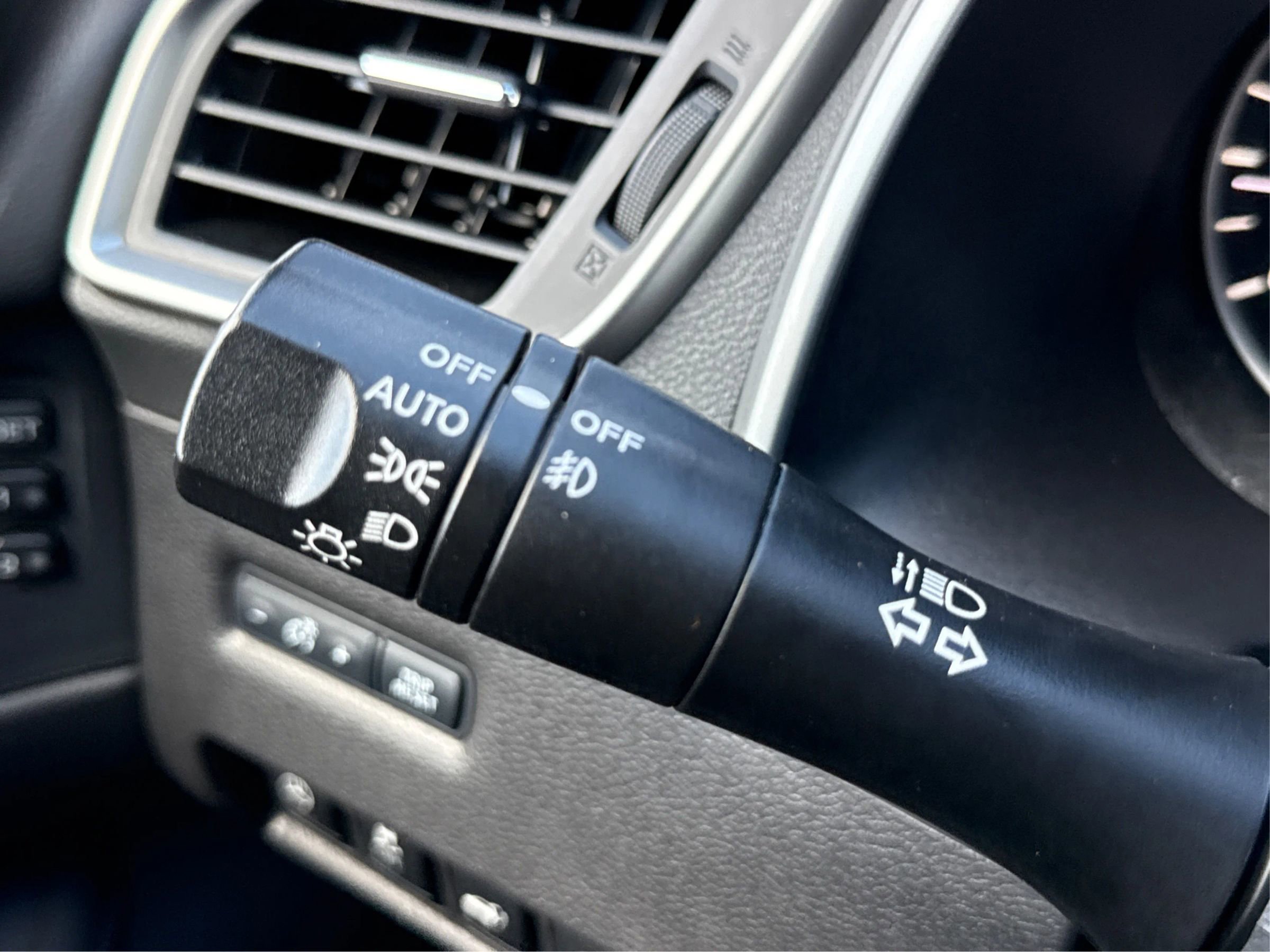 Used 2023 Nissan Murano SL w/ SL Moonroof Package image 17