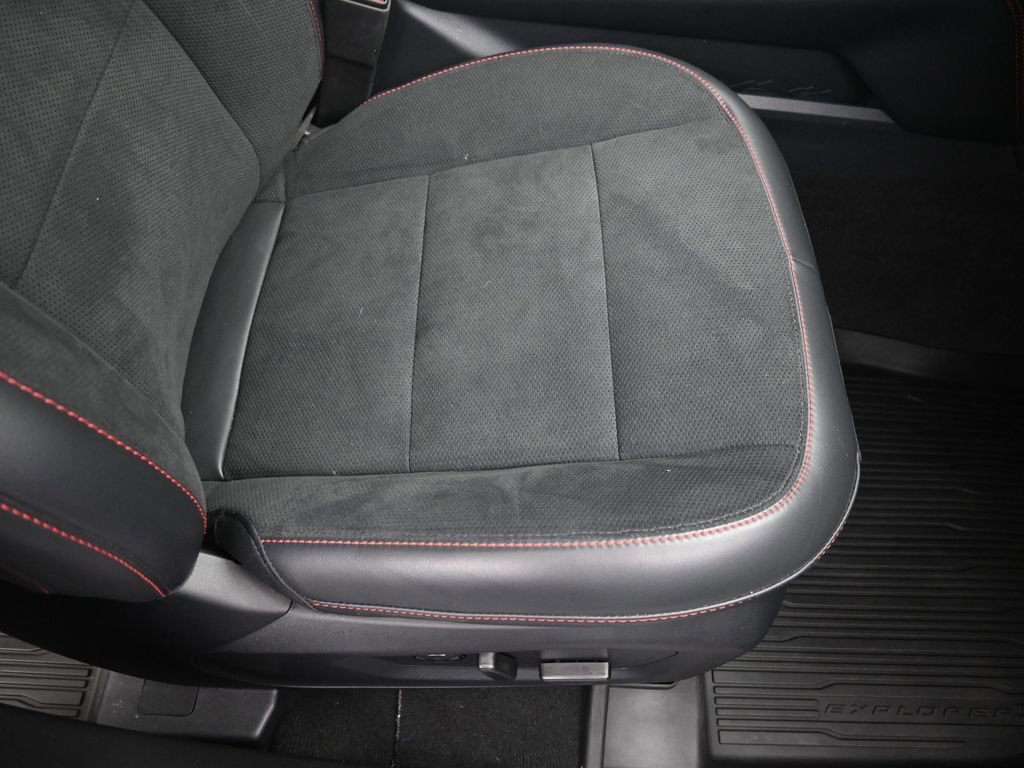 Used 2025 Ford Explorer ST w/ Sun And Sound Package image 38