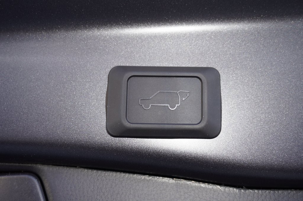 New 2025 Toyota RAV4 XLE image 6