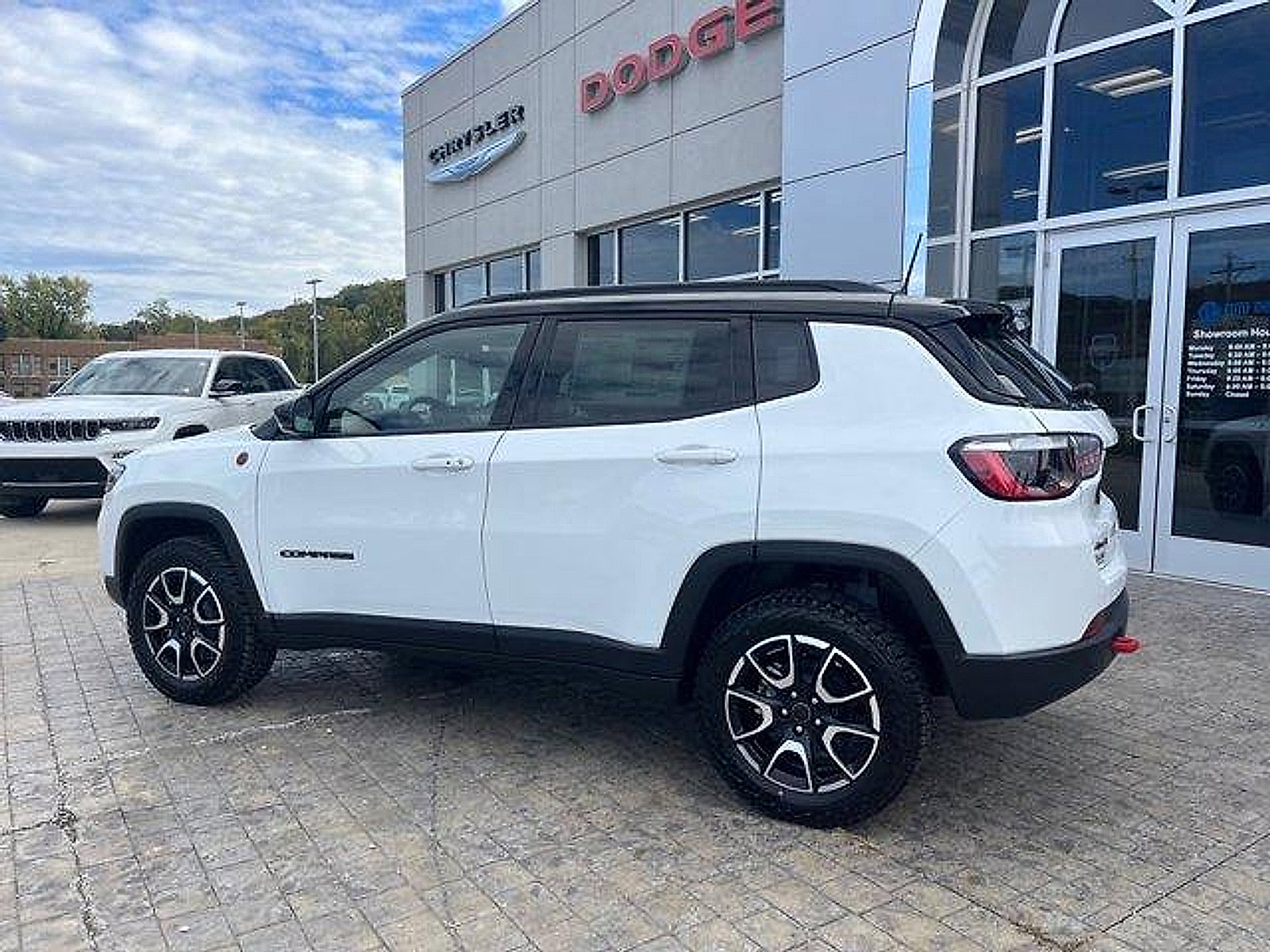 New 2026 Jeep Compass Trailhawk image 8