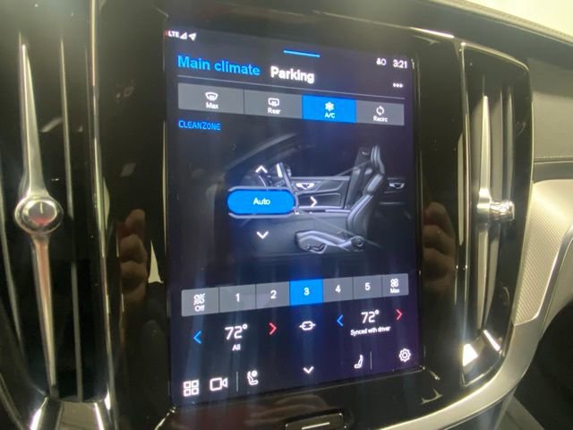 Used 2024 Volvo S60 T8 Ultimate image 24