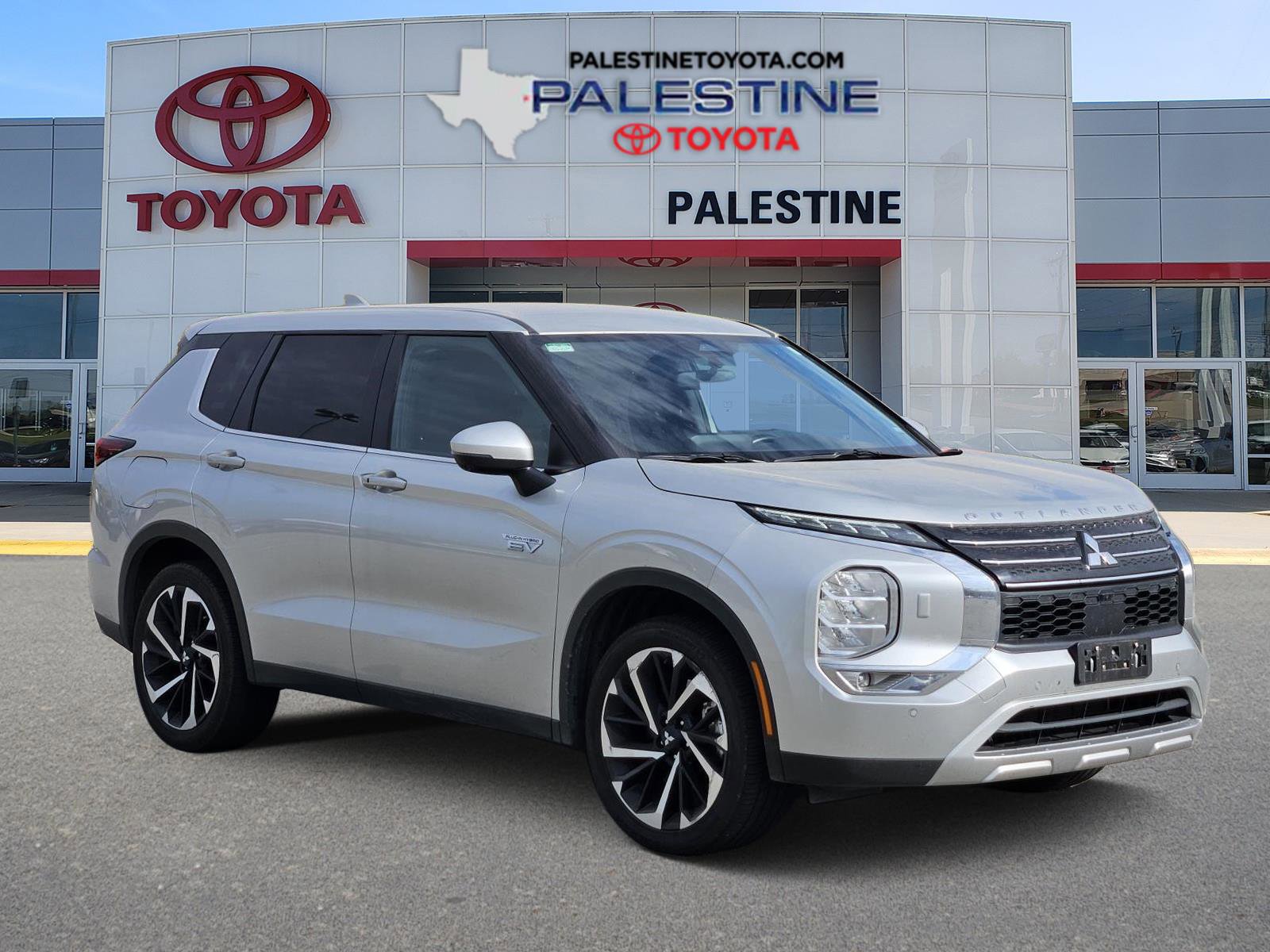 Used 2024 Mitsubishi Outlander SE