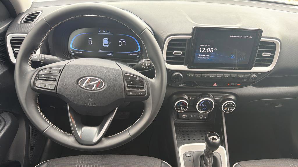 Used 2024 Hyundai Venue Limited FWD image 22