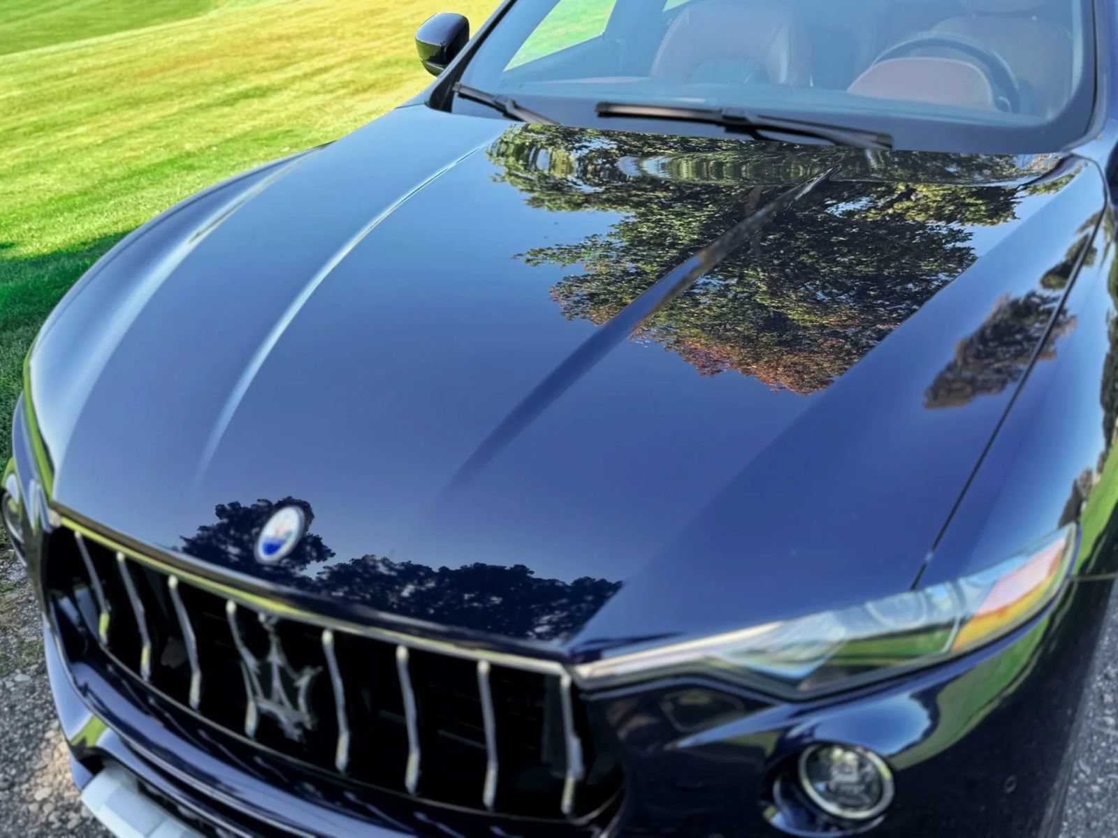 Used 2018 Maserati Levante GranLusso AWD/4WD image 6