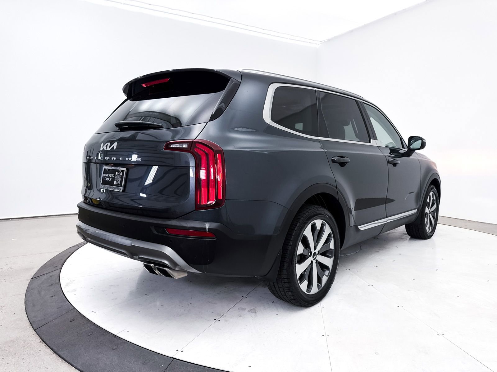 Used 2022 Kia Telluride EX w/ EX Premium Package image 19