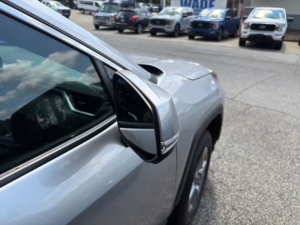 Used 2024 Toyota RAV4 LE AWD/4WD image 5