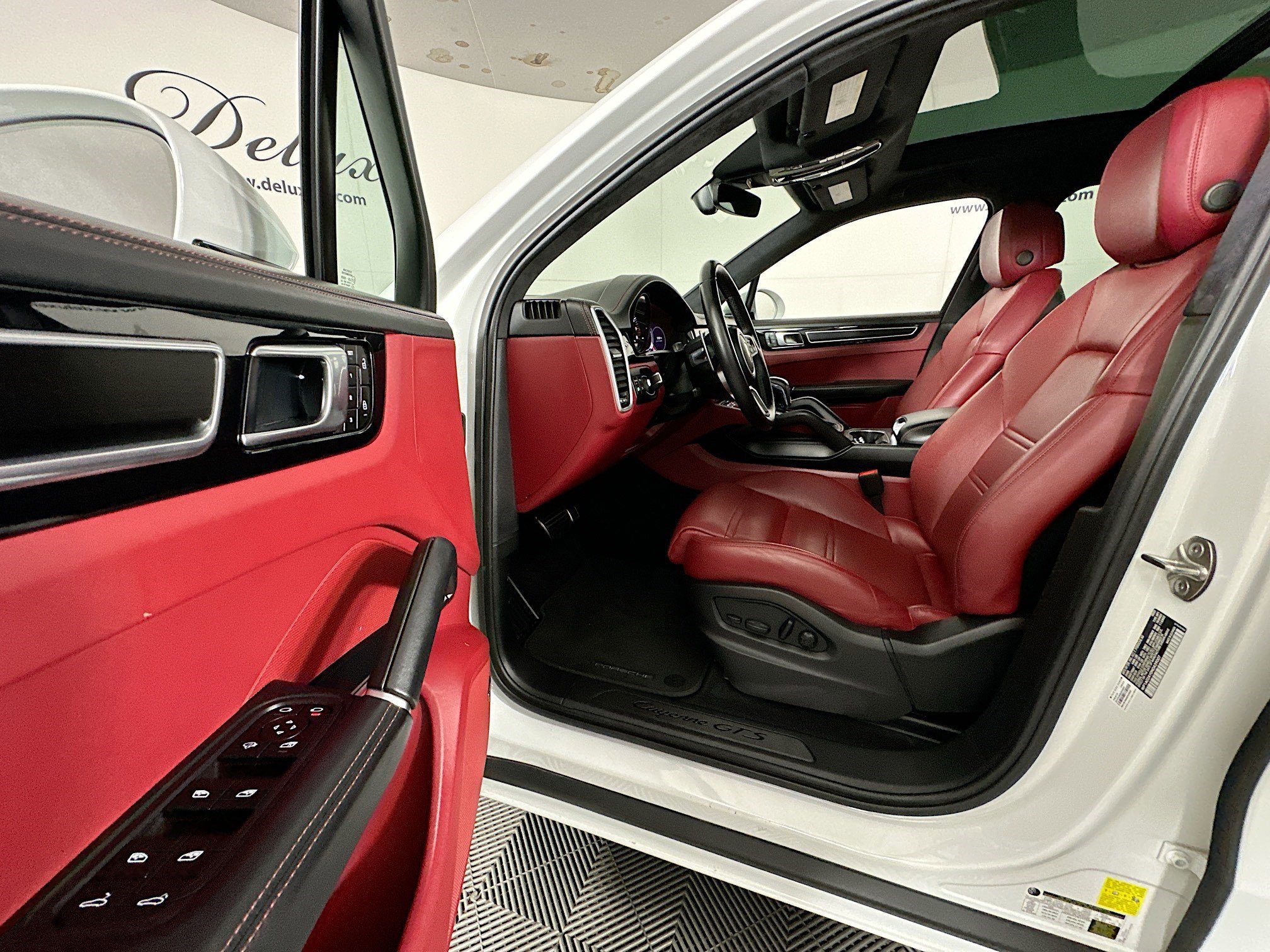 Used 2022 Porsche Cayenne GTS w/ Premium Package Plus AWD/4WD image 21
