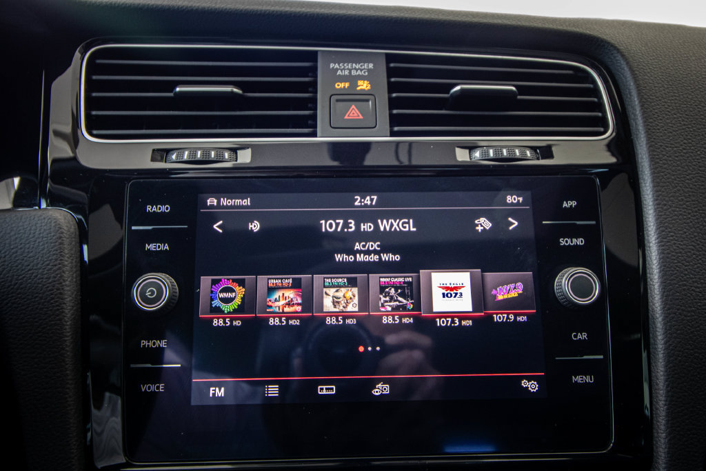 Used 2019 Volkswagen GTI SE FWD image 41