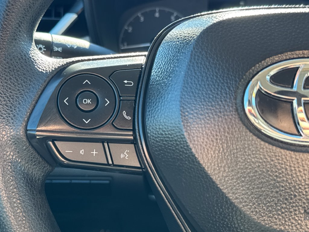 Used 2025 Toyota Corolla LE FWD image 19