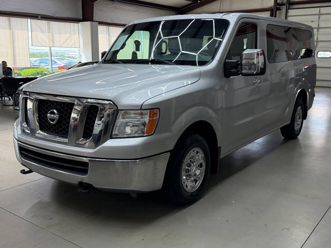 Used 2017 Nissan NV 3500 SV w/ SV Technology Package RWD image 5