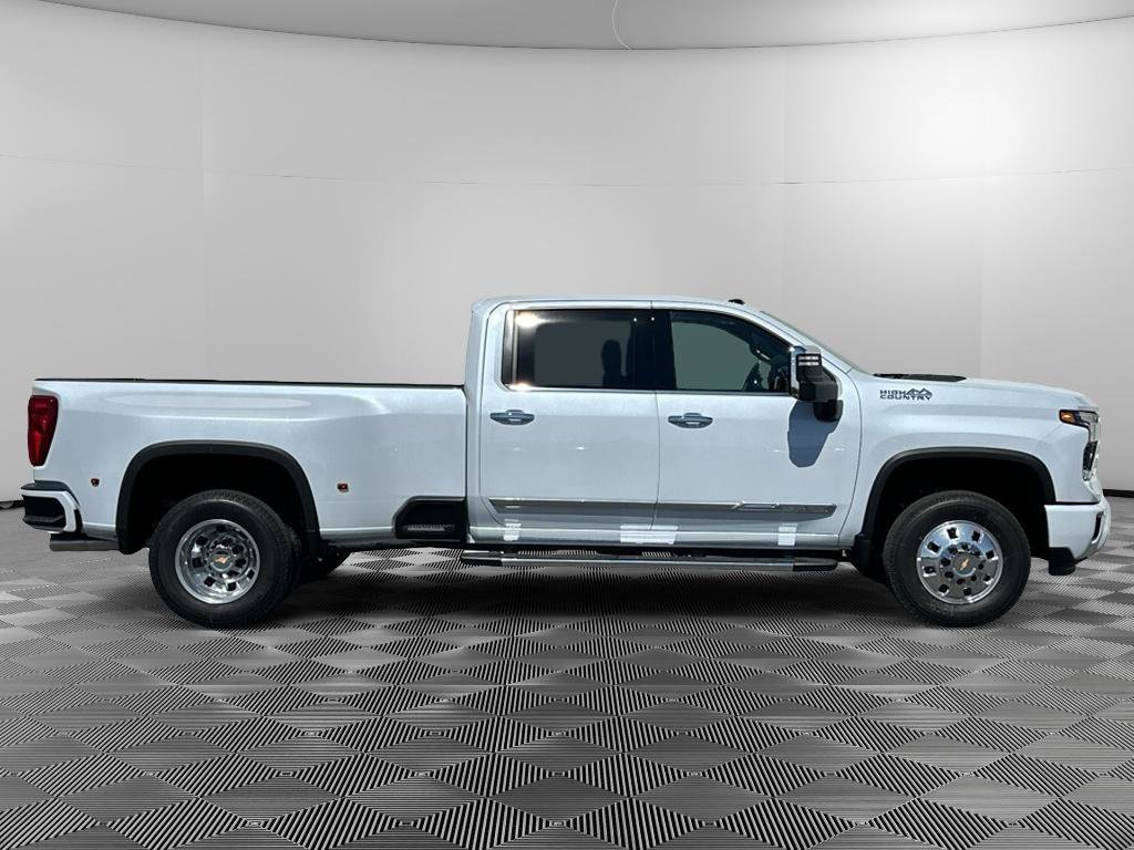 New 2026 Chevrolet Silverado 3500 High Country w/ Technology Package AWD/4WD image 3