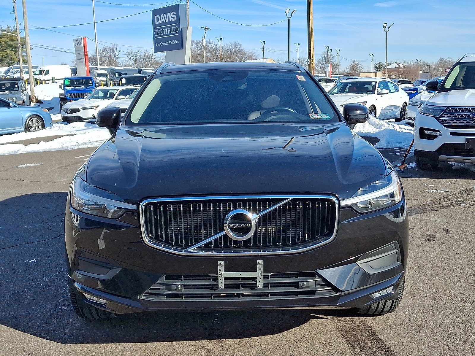 Used 2021 Volvo XC60 T5 Momentum w/ Premium Package image 2