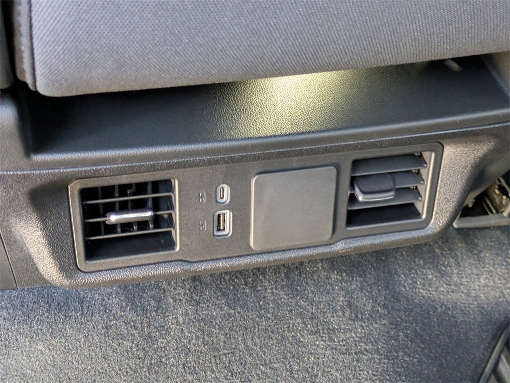 Used 2025 Chevrolet Silverado 1500 Custom image 14