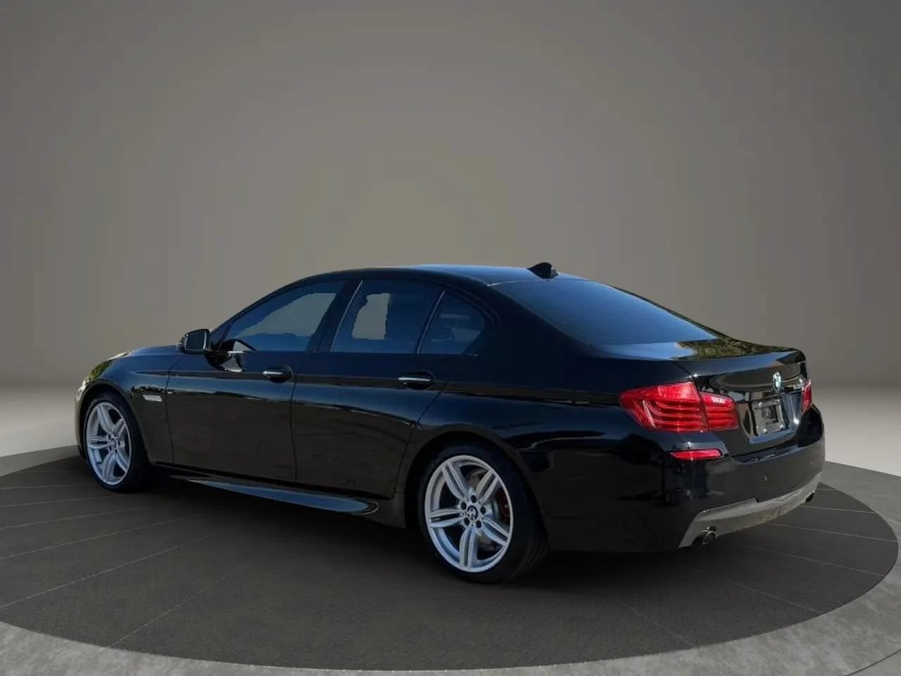 Used 2016 BMW 535i Sedan RWD image 3