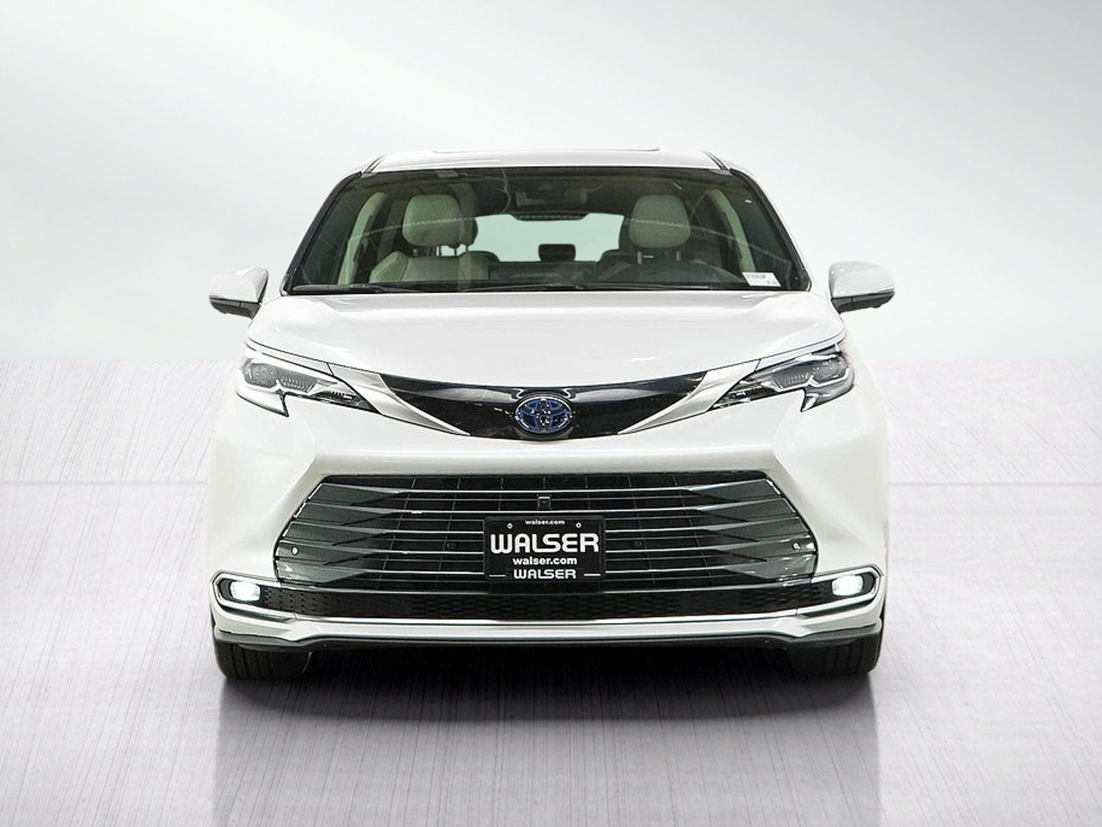 Used 2025 Toyota Sienna Platinum AWD/4WD image 8