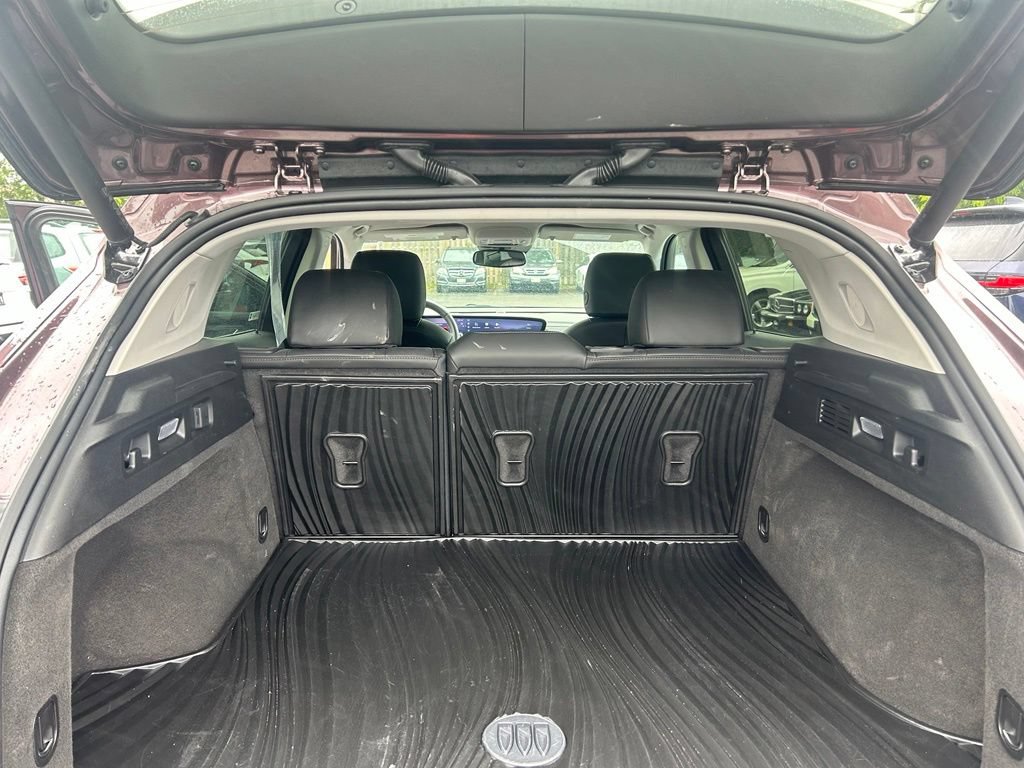 Used 2025 Buick Envision Preferred AWD/4WD image 18