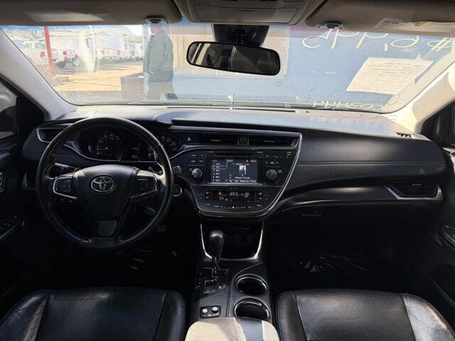 Used 2018 Toyota Avalon XLE w/ Carpet Mat Package FWD image 18