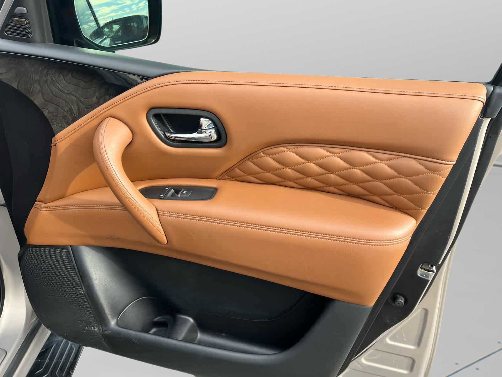 Used 2018 INFINITI QX80 4WD w/ Deluxe Technology Package image 11