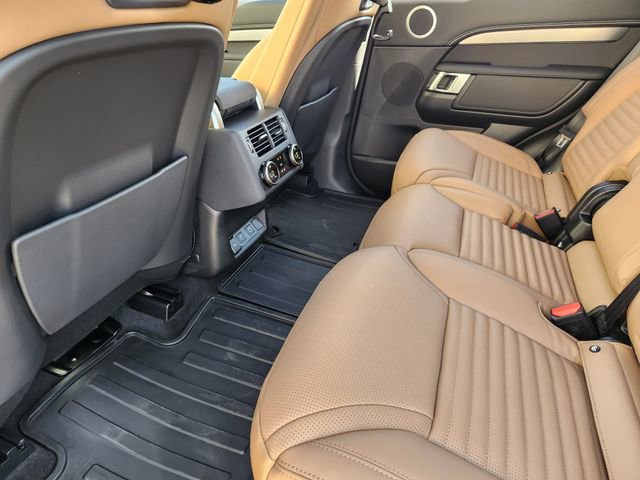 Used 2026 Land Rover Discovery Limited Edition image 20