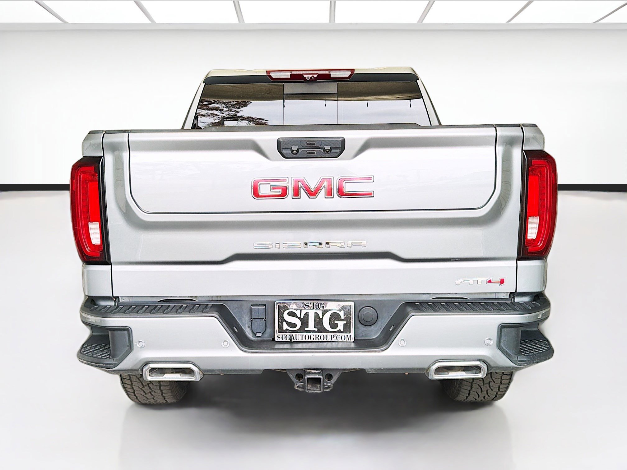 Used 2023 GMC Sierra 1500 AT4 w/ AT4 Premium Package AWD/4WD image 5