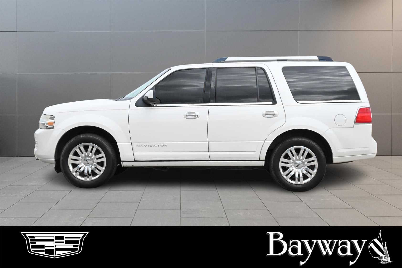 Used 2013 Lincoln Navigator 2WD w/ HD Trailer Tow Pkg image 5