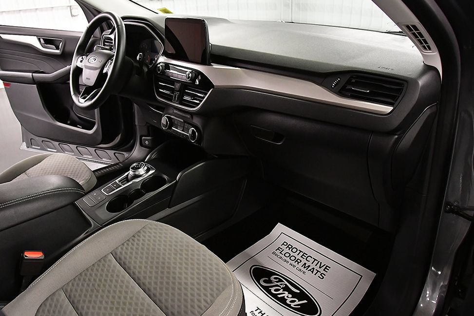 Used 2022 Ford Escape SE w/ SE Sport Appearance Package AWD/4WD image 31