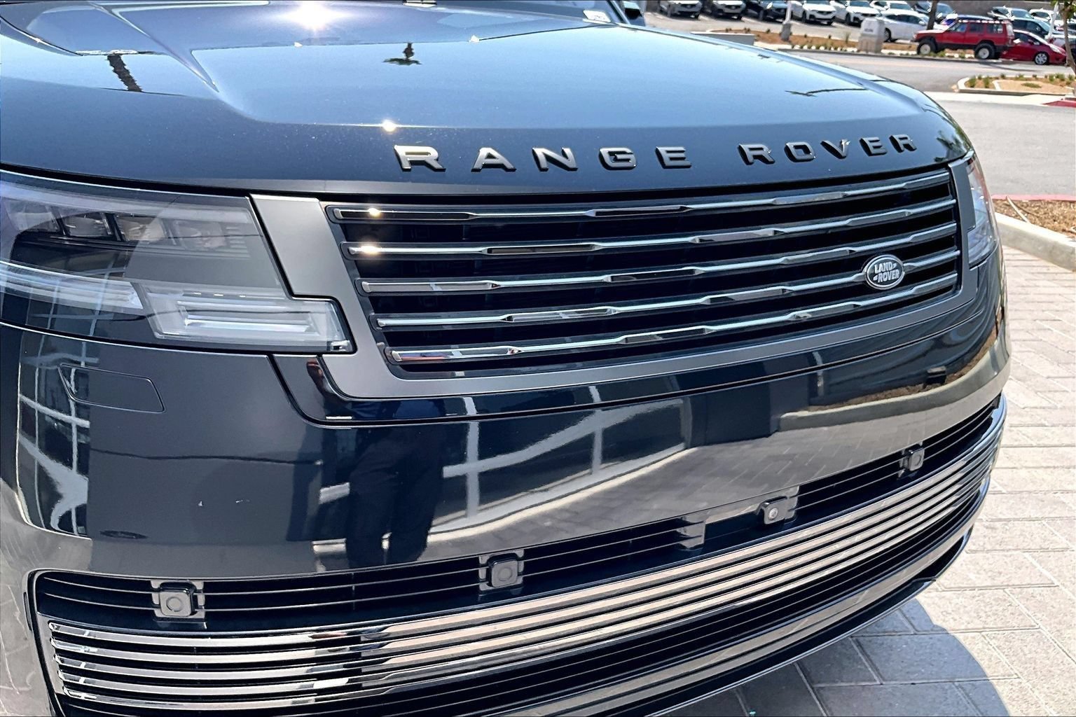 Certified 2023 Land Rover Range Rover SV AWD/4WD image 30