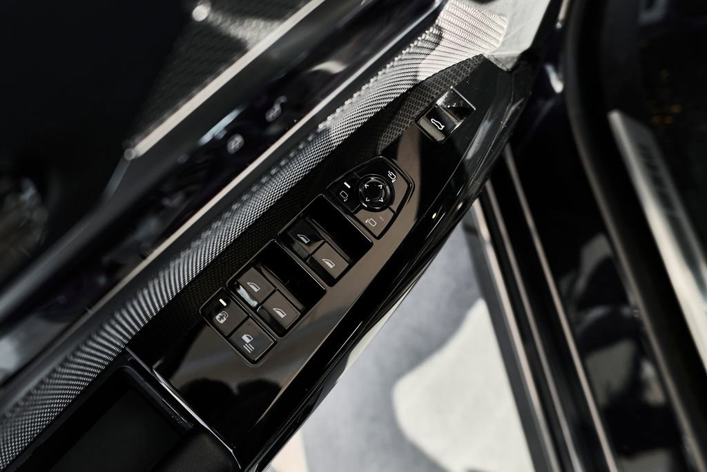 Used 2024 BMW 740i w/ Premium Package RWD image 17