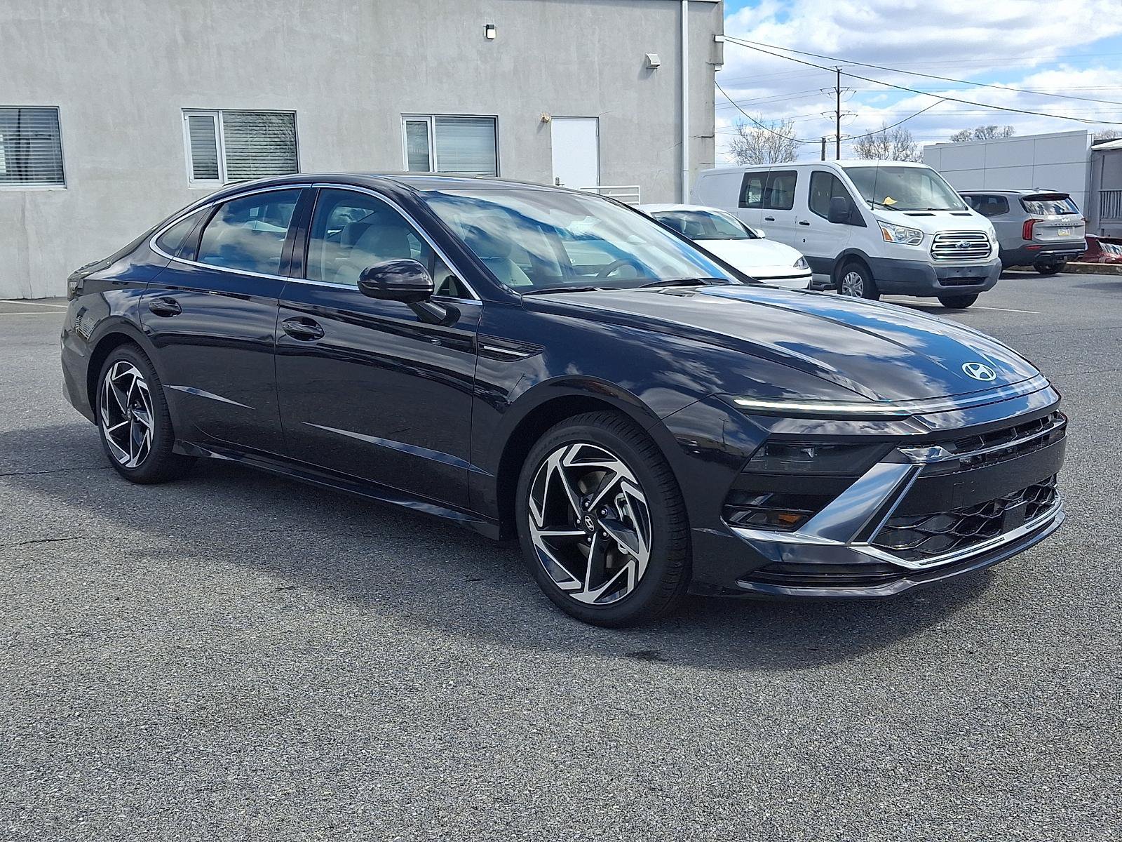 New 2026 Hyundai Sonata SEL FWD image 2