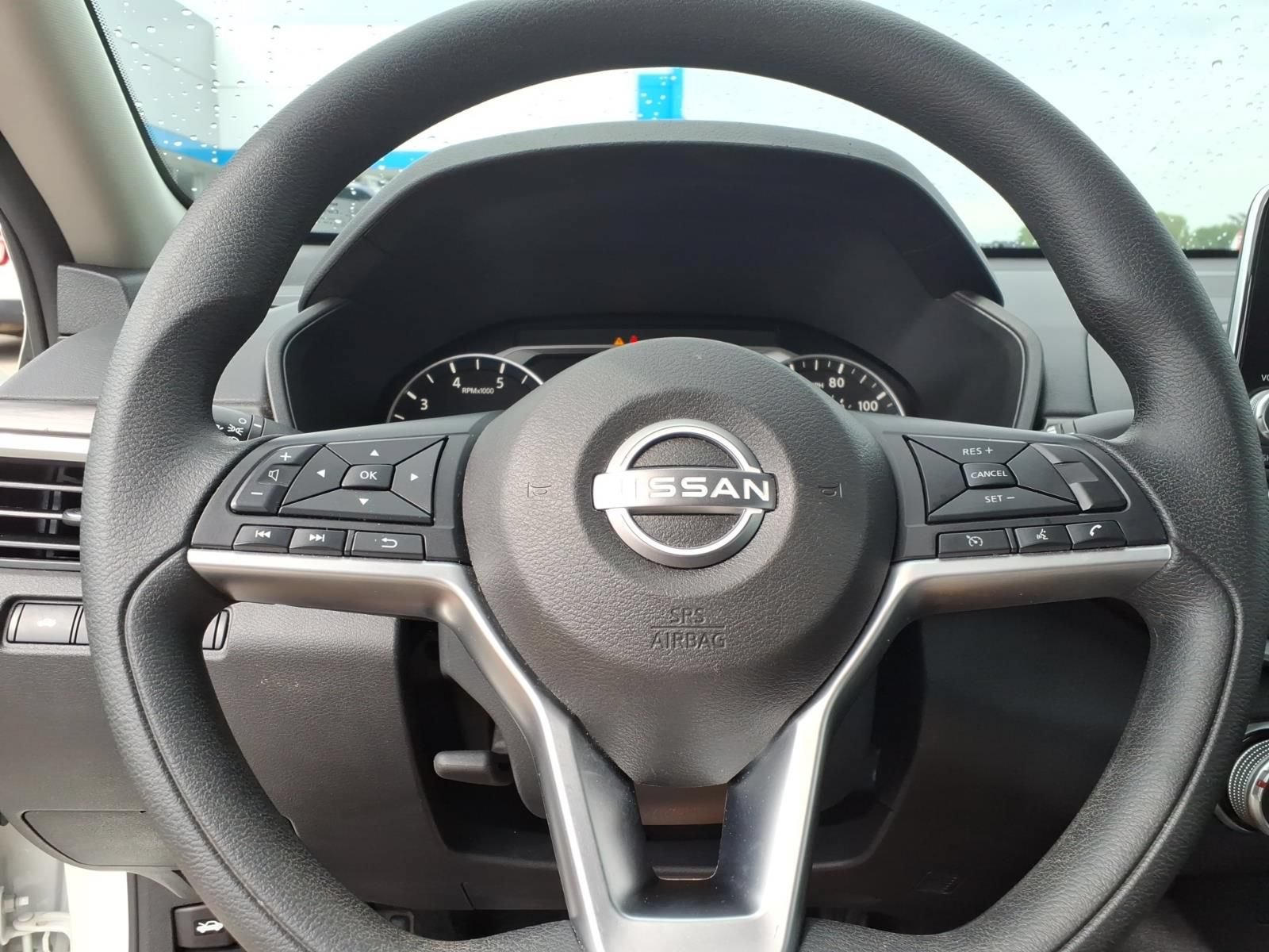 Used 2024 Nissan Altima 2.5 SV FWD image 25