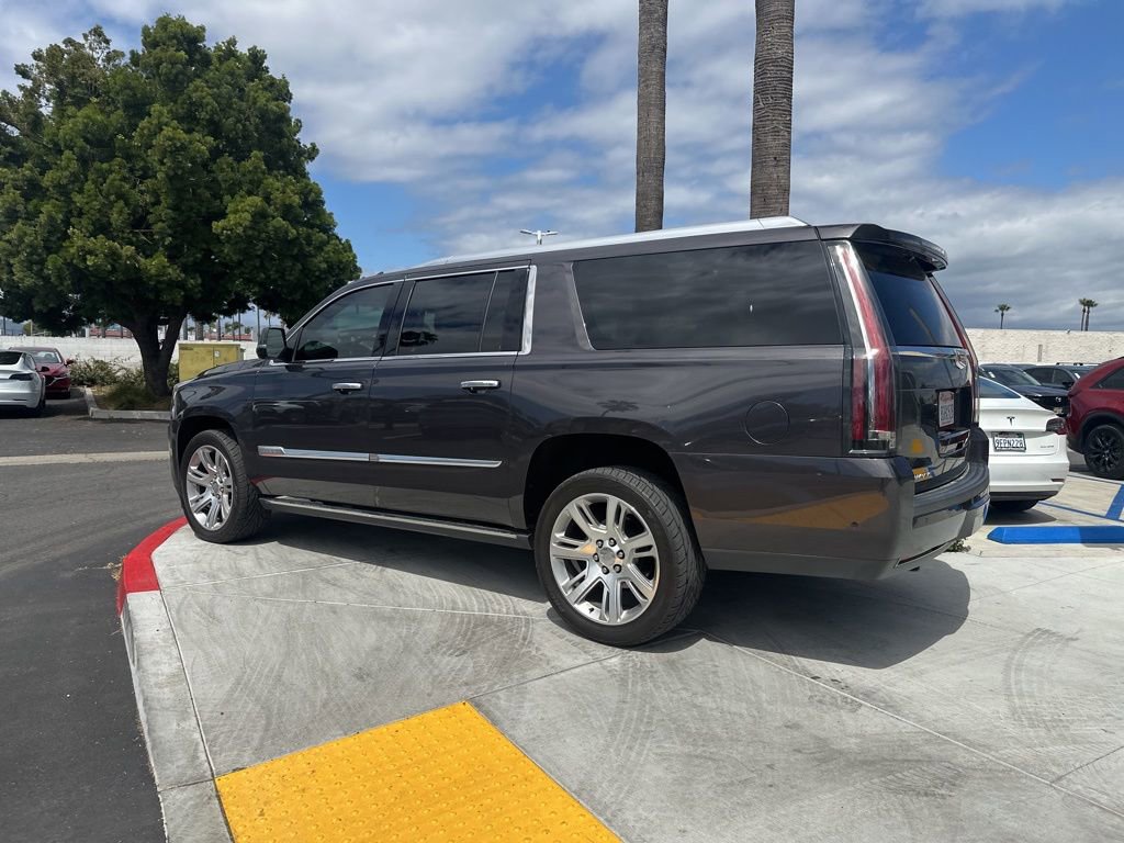 Used 2018 Cadillac Escalade ESV Premium Luxury image 12