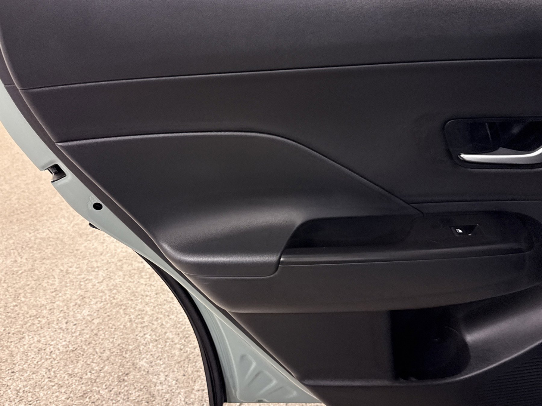 Used 2024 Hyundai Kona Limited image 11