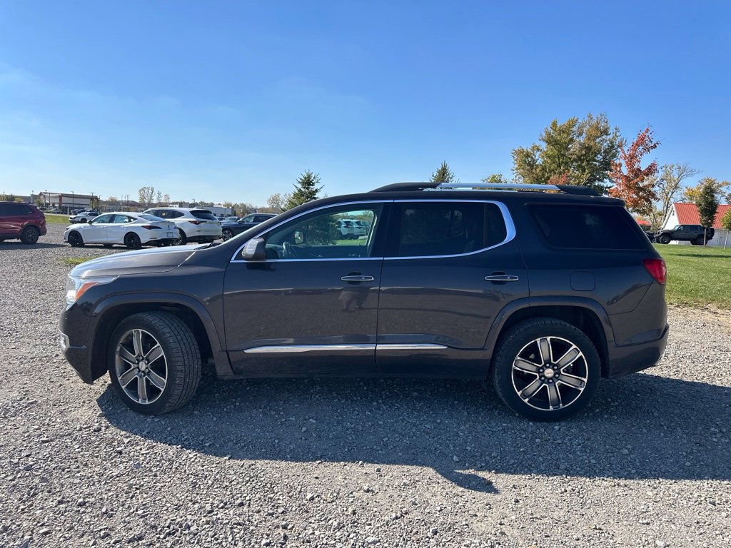 Used 2017 GMC Acadia Denali w/ Technology Package FWD image 6