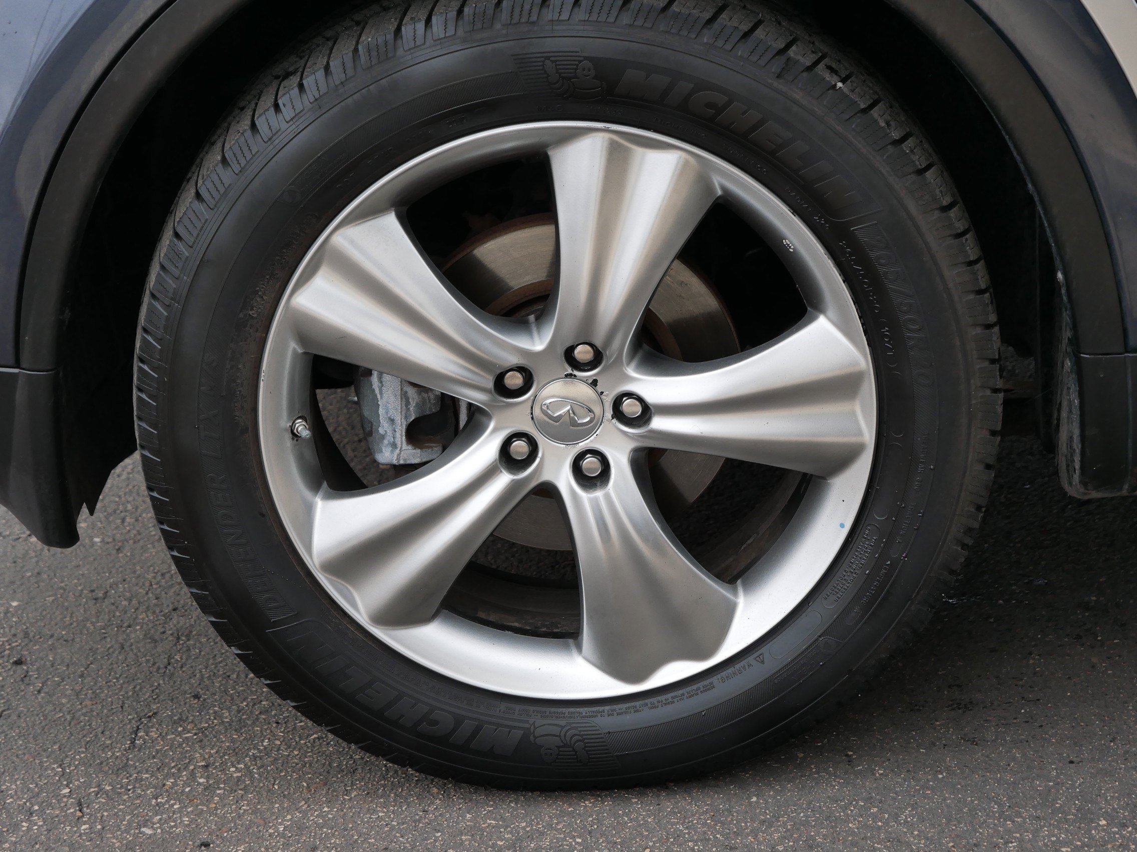 Used 2009 INFINITI FX35 AWD w/ Deluxe Touring Pkg image 15