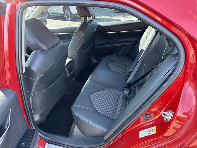 Used 2019 Toyota Camry SE w/ Convenience Package FWD image 16