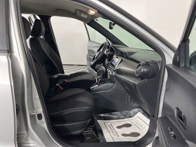 Used 2020 Nissan Kicks S w/ Interior Electronics Package image 38